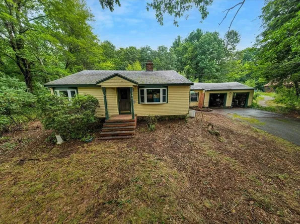 374 Sherburne Road, Pelham, NH 03076