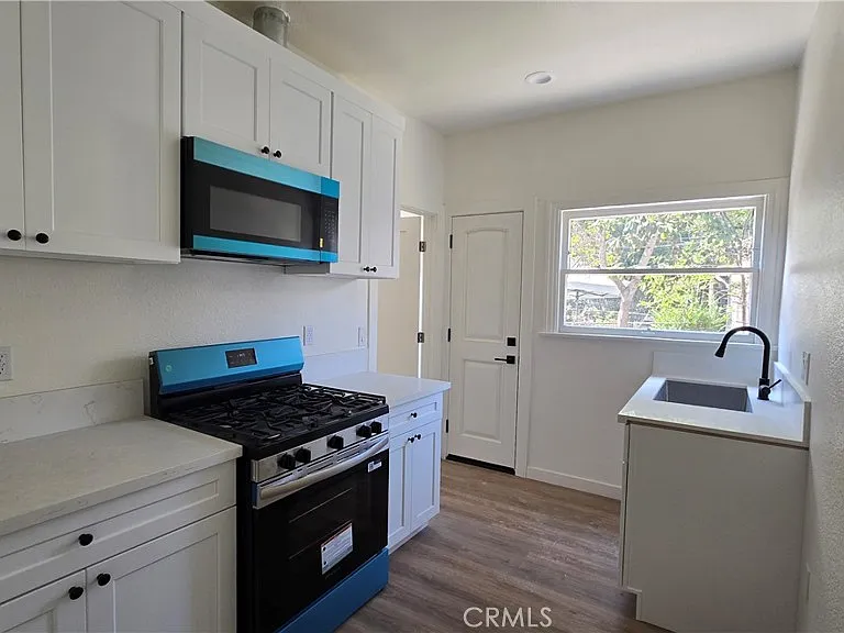 973 N Park Cir #5 — Photo 9