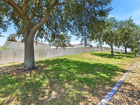 4th image of 640 Cadiz Loop