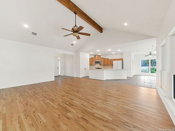5th image of 405 ZOELLER LN