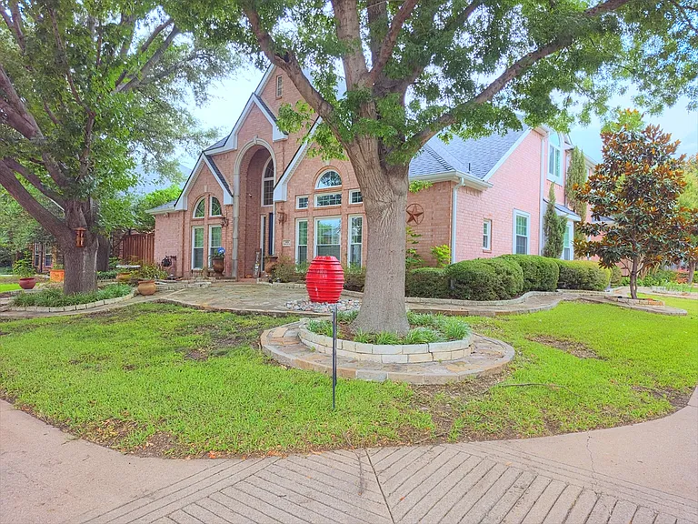 3631 Amber Hills Dr — Photo 2