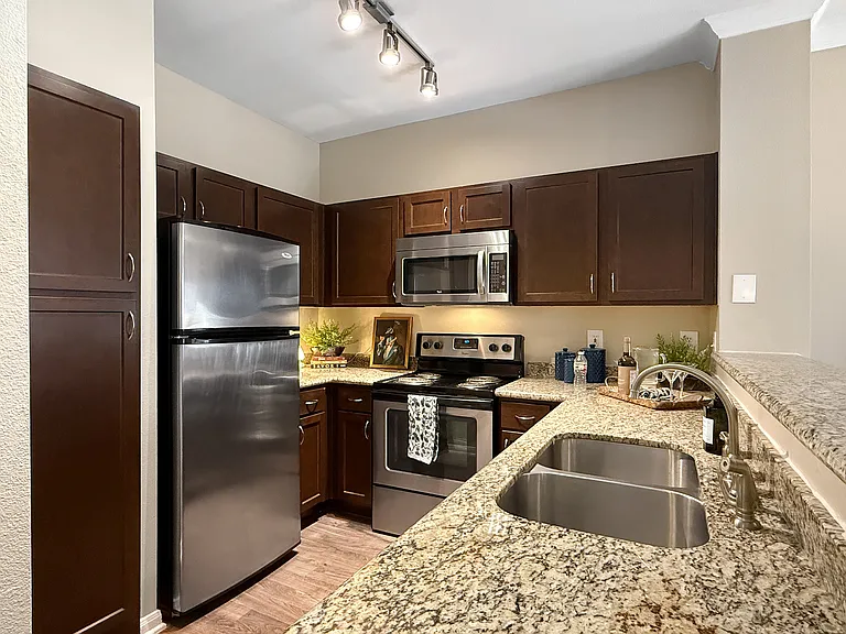 Hadley Midtown — Photo 33