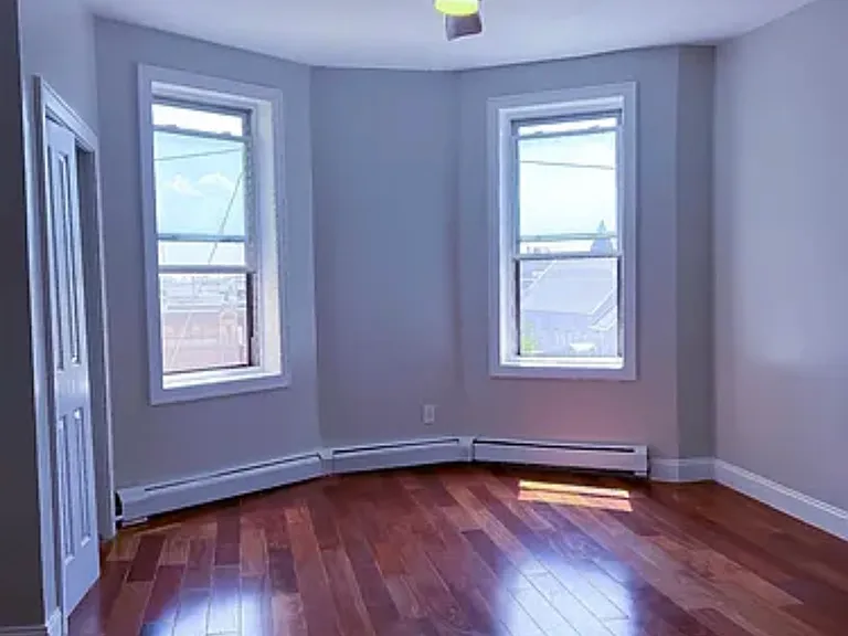 94 North St #4SS — Photo 5