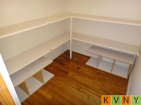 Rented by KVNY Soho | media 32