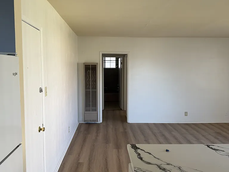 1001 Hammond St — Photo 2