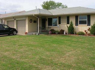 853 SW 8th St, Moore, OK 73160