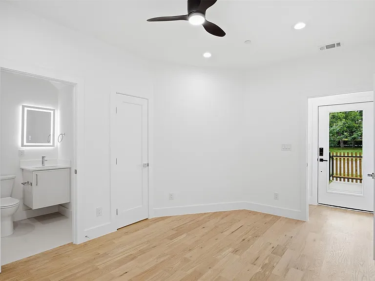 4605 Belmont Ave #A2 — Photo 10