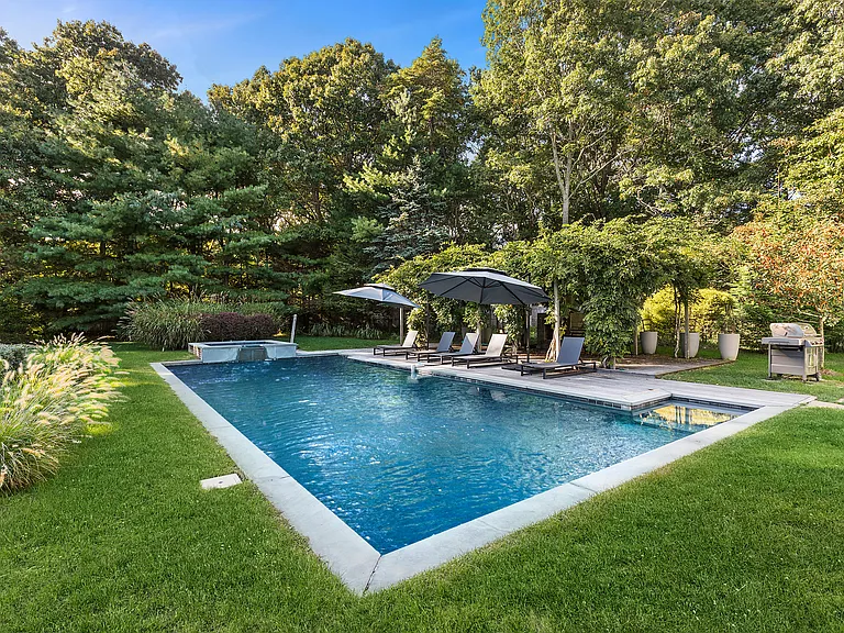 342 Wainscott Harbor Rd — Photo 2