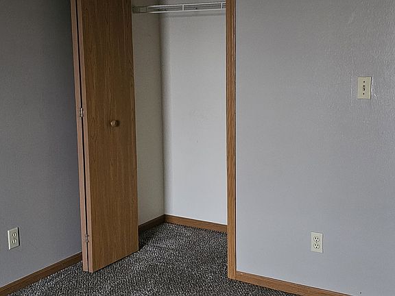 3rd image of 2222 Grandchester Pl