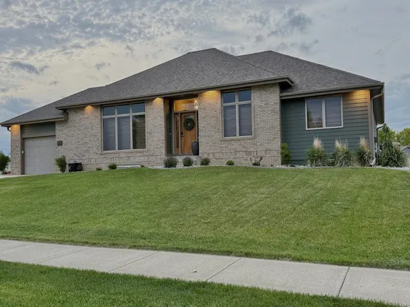 3008 Mulligan Dr, Yankton, SD 57078
