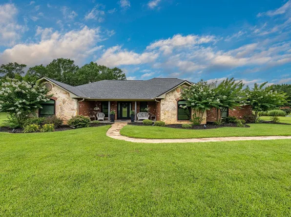377 Utzman Rd, Kilgore, TX 75662