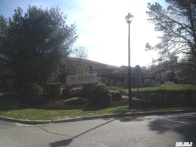 1st image of 290 Lake Pointe Dr