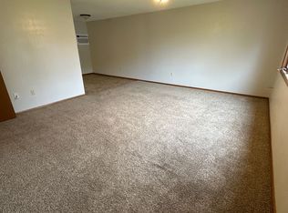 1519 7th Ave SW, Jamestown, ND 58401