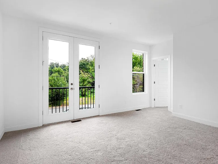 1204 S Person St #101 — Photo 10
