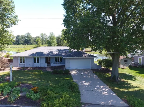 16 Dover Pl, Hebron, OH 43025