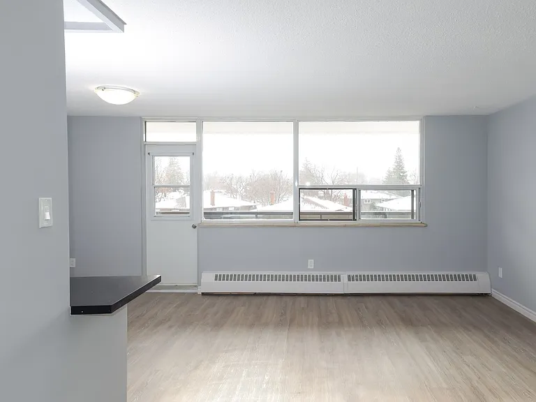 2185 Lawrence Ave E — Photo 11