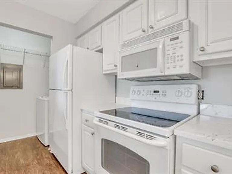 12300 Apache Ave #111 — Photo 25