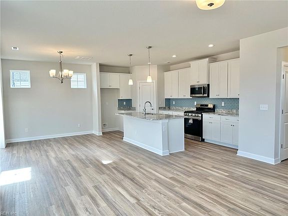 Large Kitchen with dining area