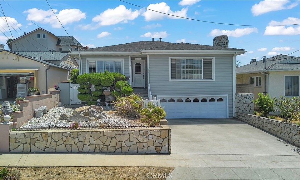 1st image of 3618 S Cabrillo Ave