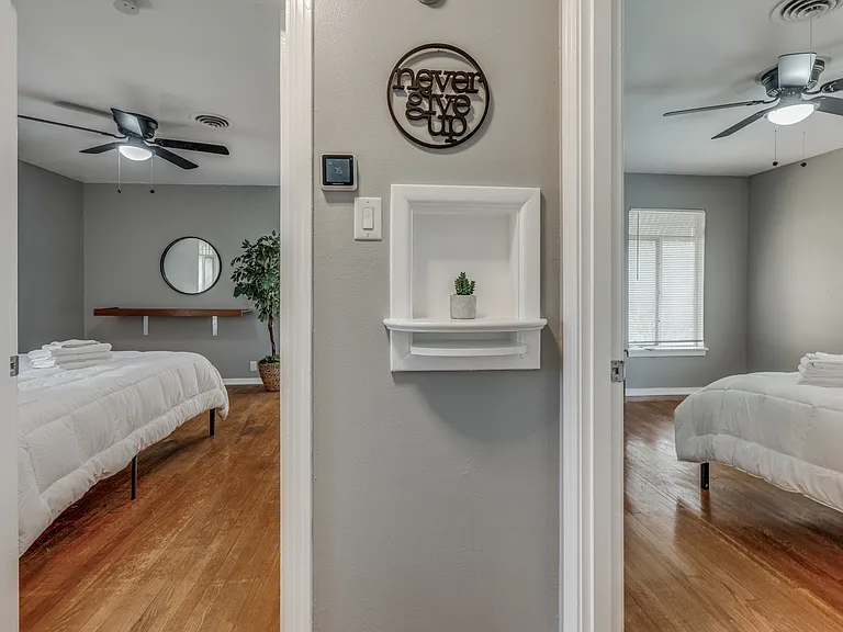 339 Edgebrook Ln — Photo 4