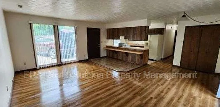 888 W Locust St #A — Photo 3