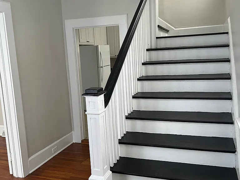 1104 Belleview St — Photo 2