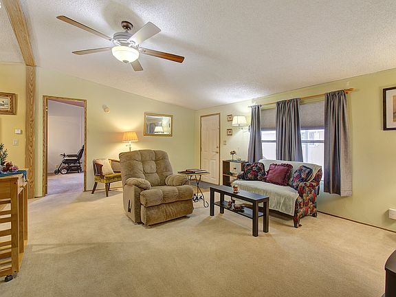 4th image of 1004 NE 72nd St Unit 49