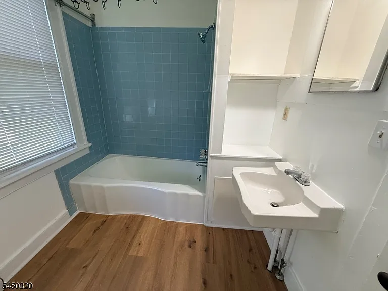 100 Main St #6 — Photo 23