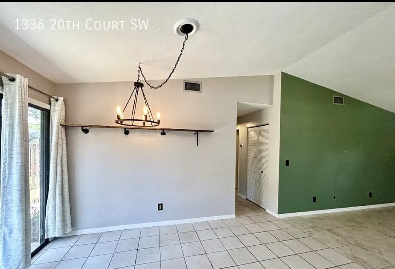 2 bed, 918 sqft, $1,850 — Photo 3