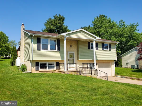 221 New St, Terre Hill, PA 17581