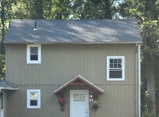 18 Gem Dr, Willimantic, CT 06226