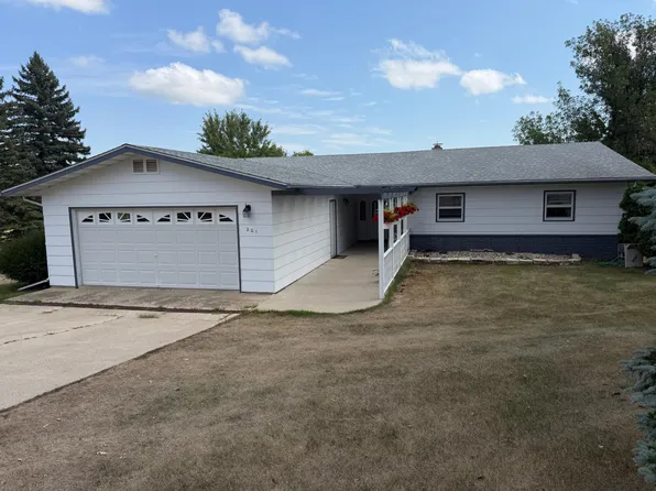 201 Prospect St, Lisbon, ND 58054