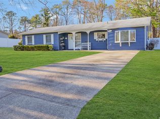 19 Akron Pl, Shoreham, NY 11786