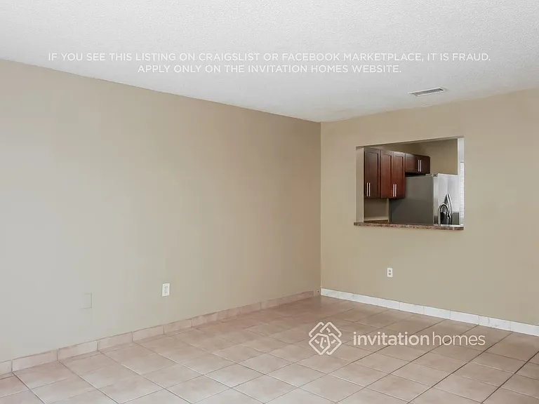 9489 Palm Cir N #9489 — Photo 7