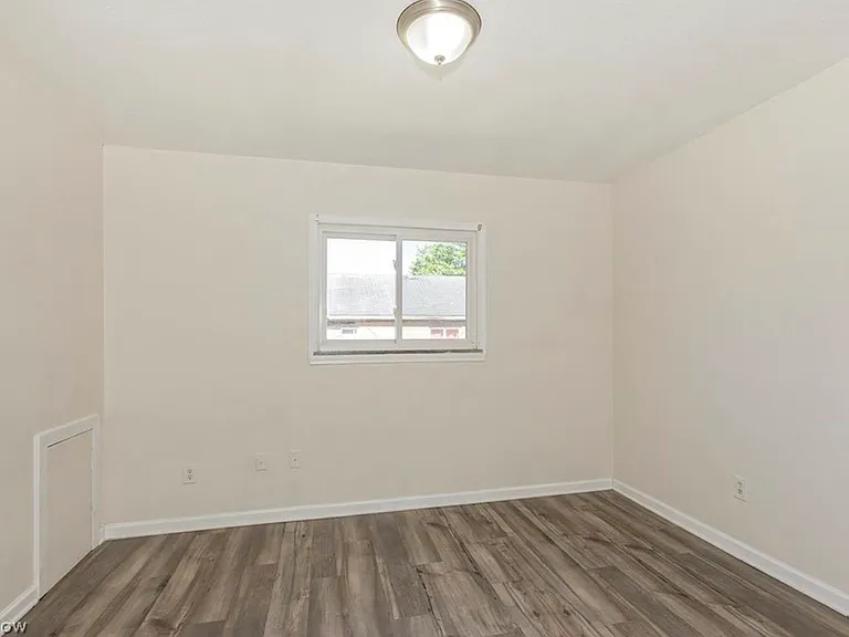 23673 Banbury Cir #B — Photo 5