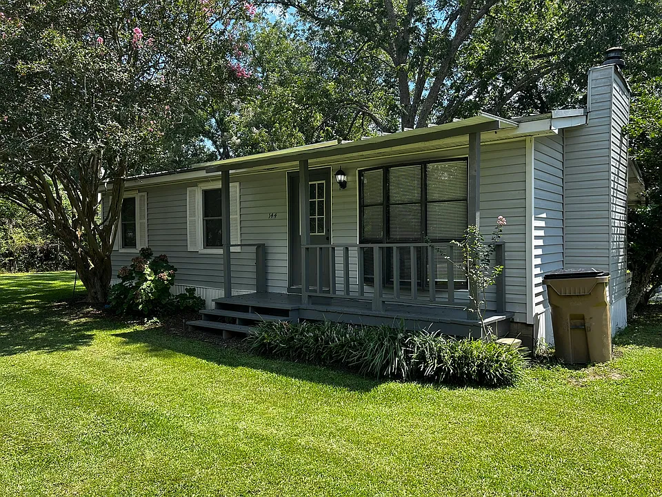 144 Davis St