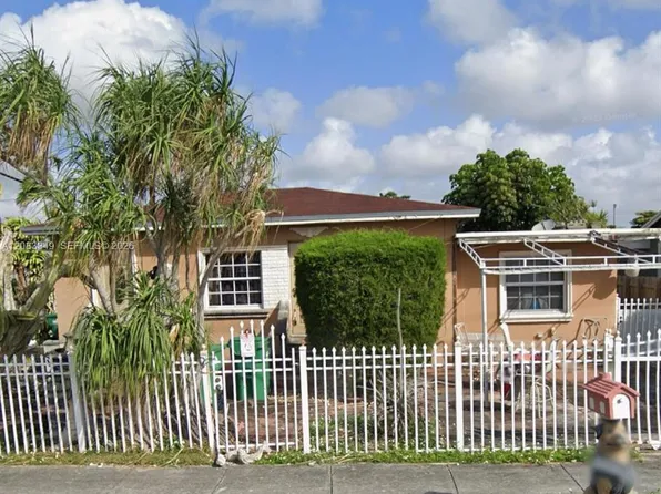 9039 SW 34th St, Miami, FL 33165