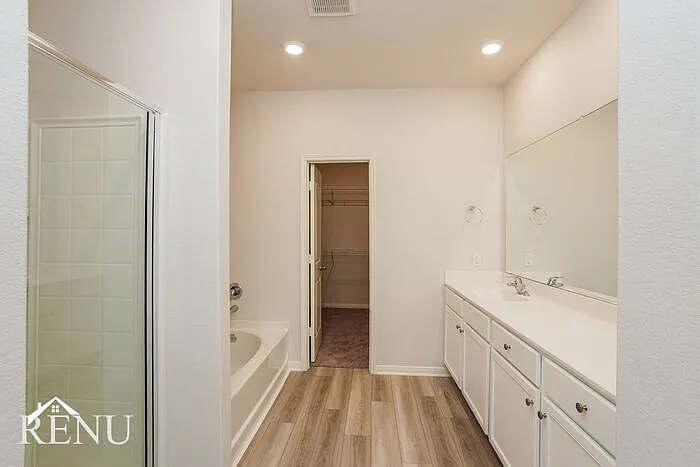 10422 Sweetwater Creek Dr — Photo 13