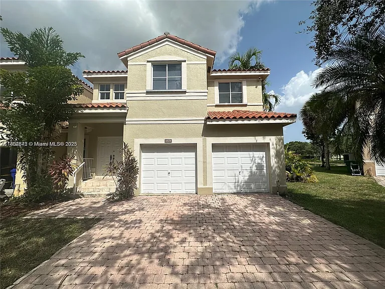 3529 SW 169th Ter — Photo 3