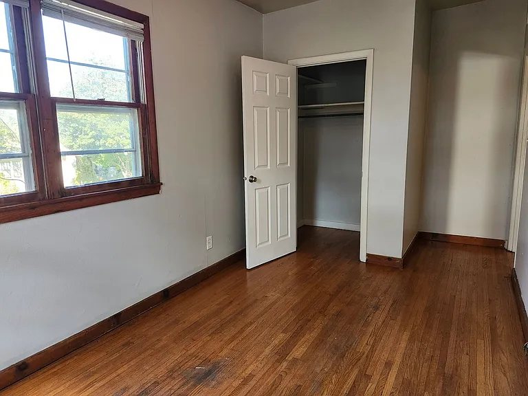 1552 Edmund Ave — Photo 6