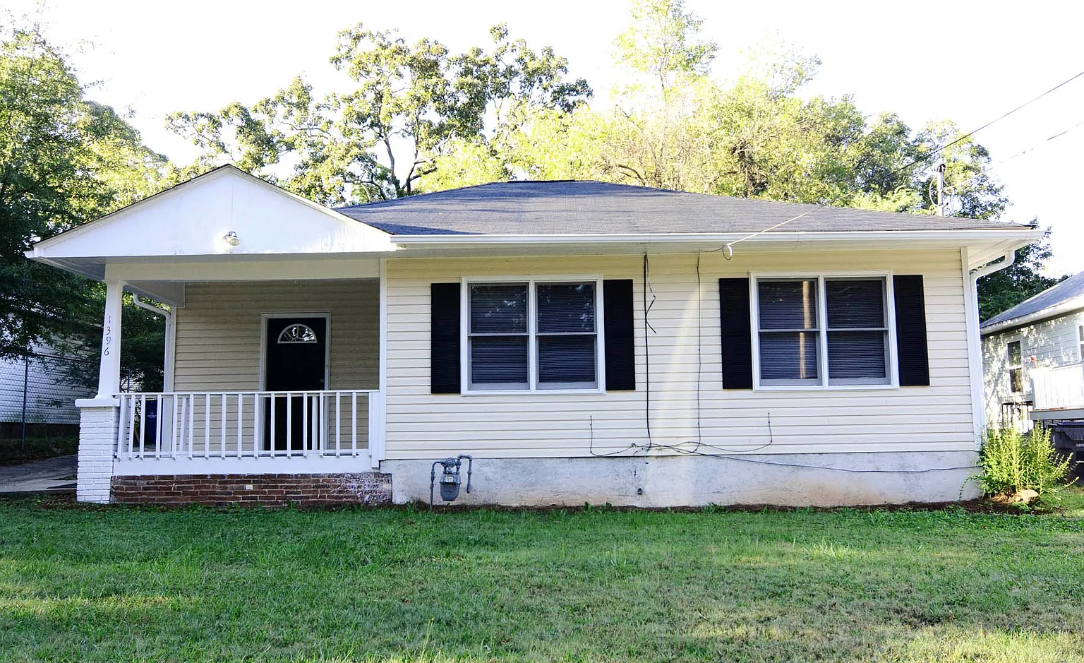 1396 Elizabeth Ln photo 1