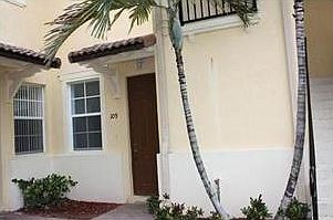 2nd image of 1690 NE 33rd Ave Unit 109-6