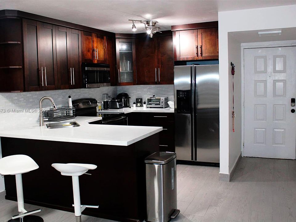 1st image of 8005 Lake Dr #A112