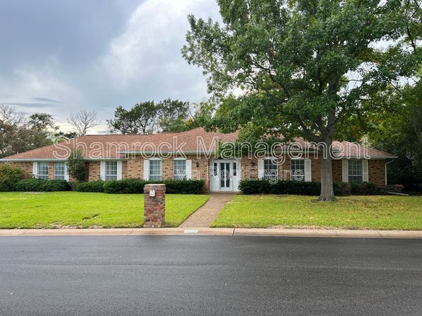 3700 Greenleaf Dr