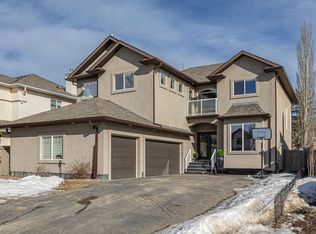 727 107a St SW, Edmonton, AB T6W 1G4