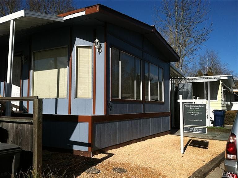 1st image of 107 Vista Cir