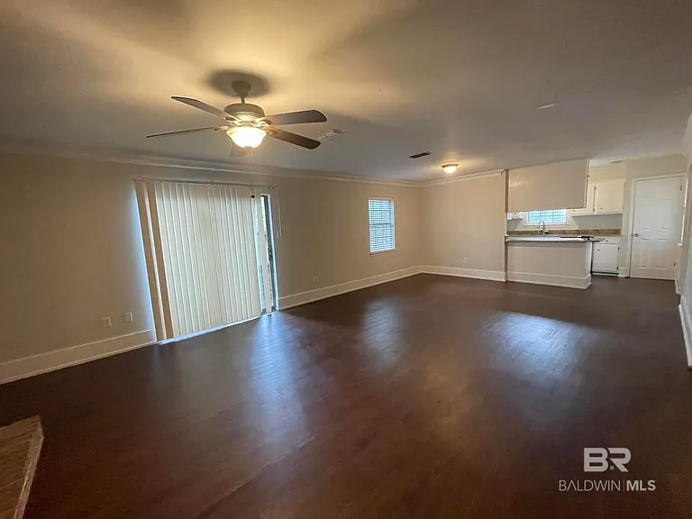 107 Brentwood Dr — Photo 5