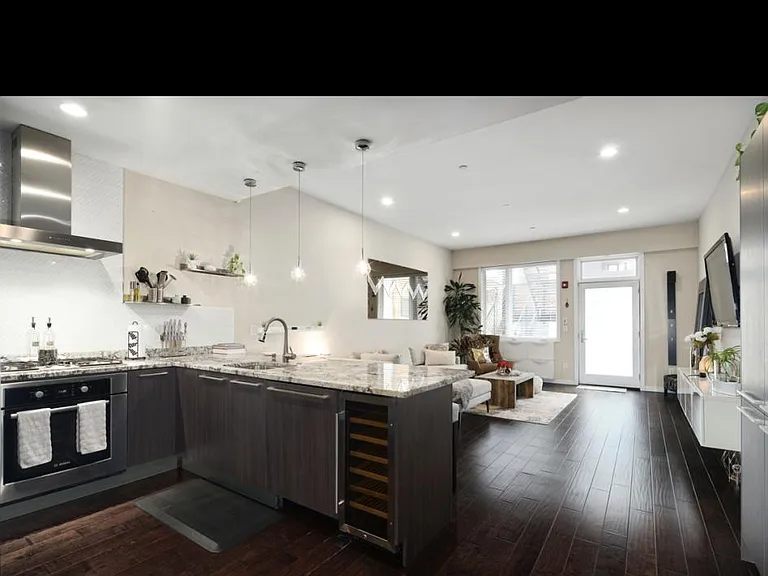 817 N Lawrence St #201 — Photo 9
