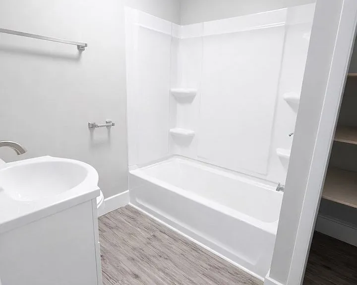 2805 W Walnut St — Photo 9