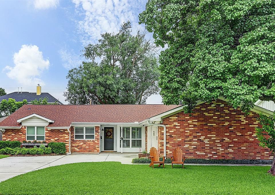 1st image of 9018 Mullins Dr
